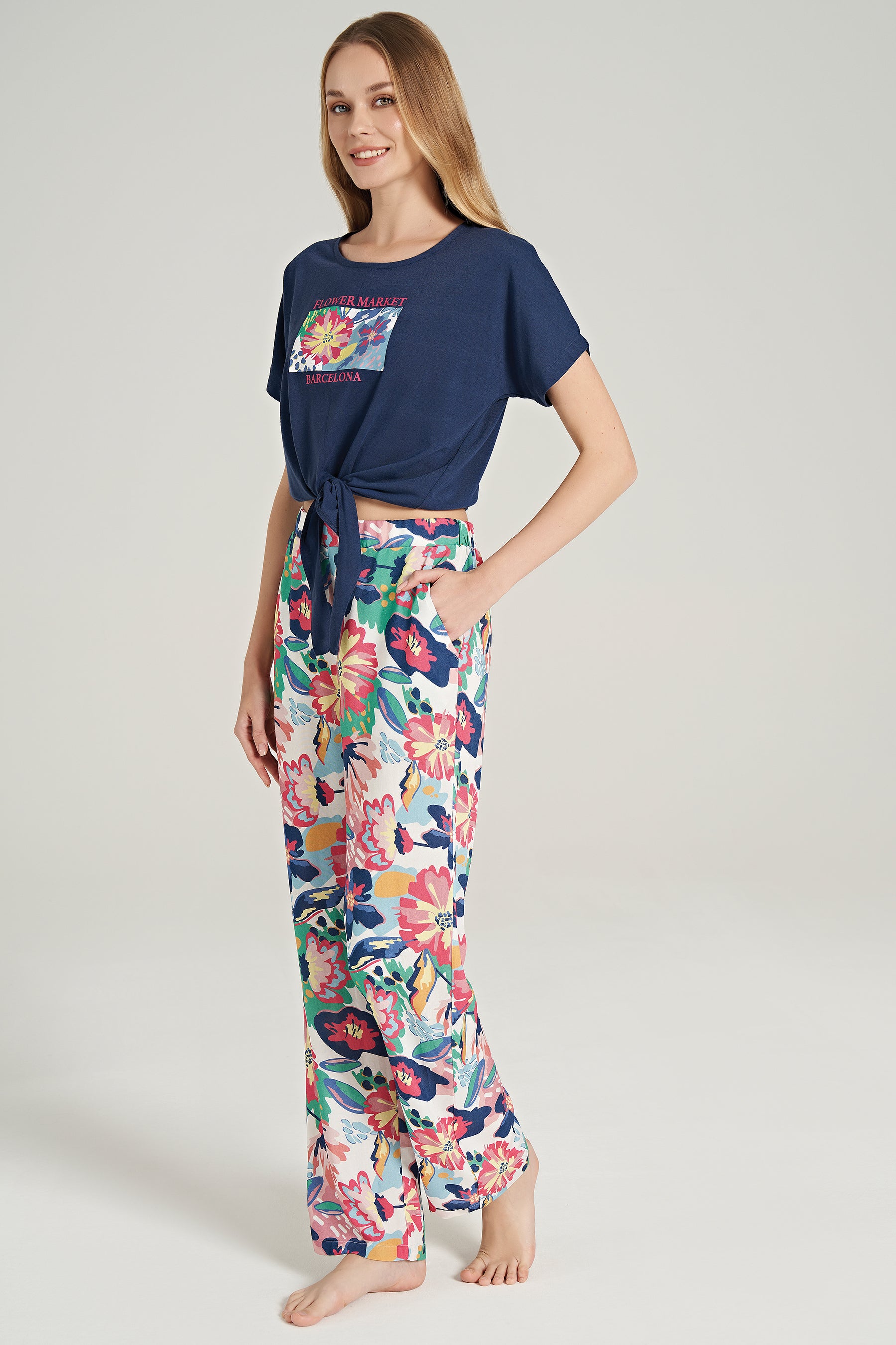 Short sleeve pajama set with daisy embroidery