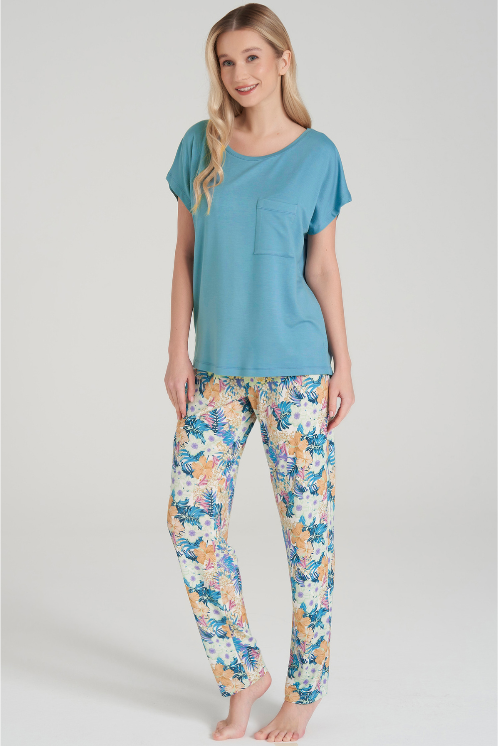 Short sleeve pattern pajama set