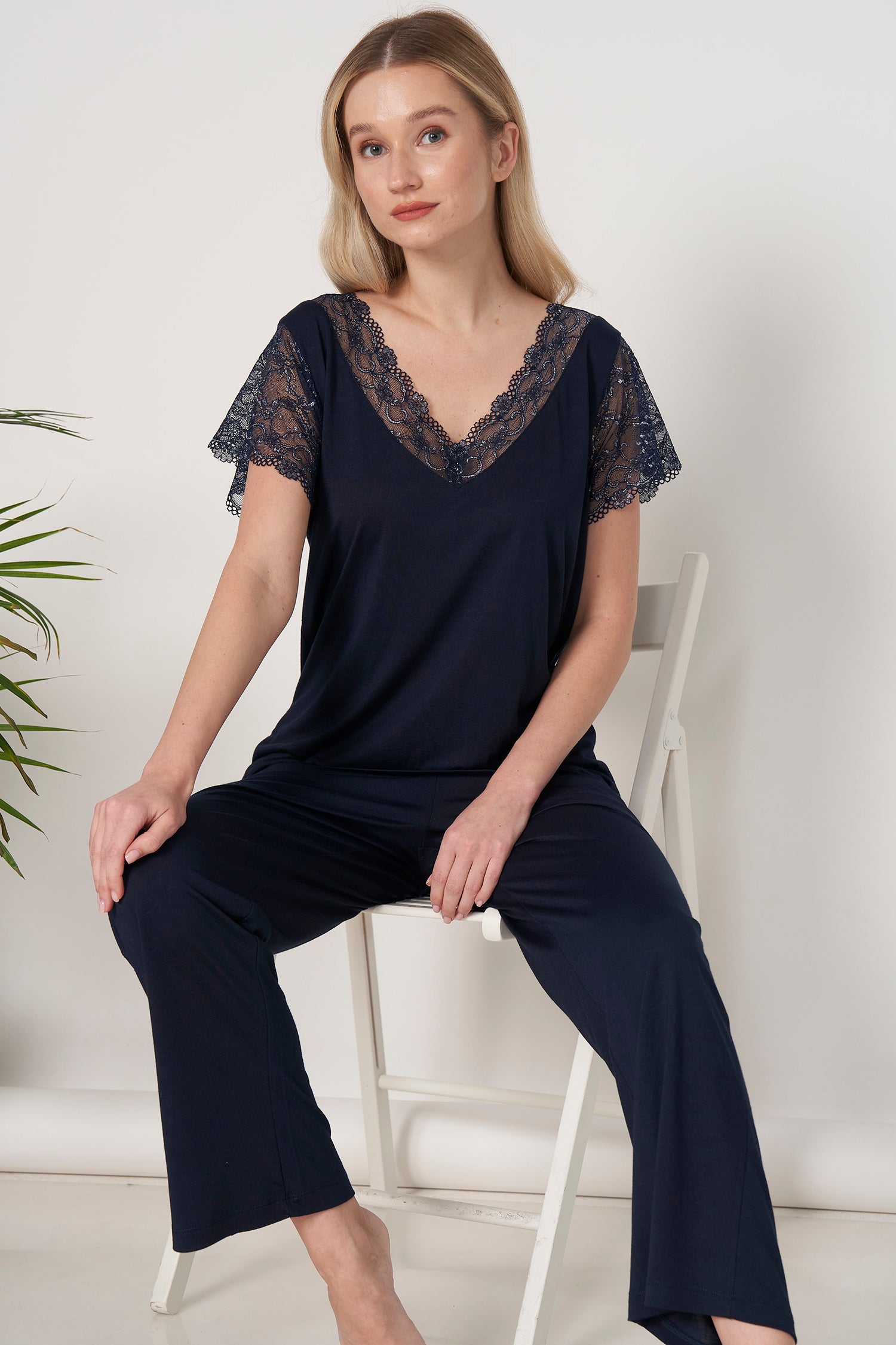 Lace pajama set with short sleeves