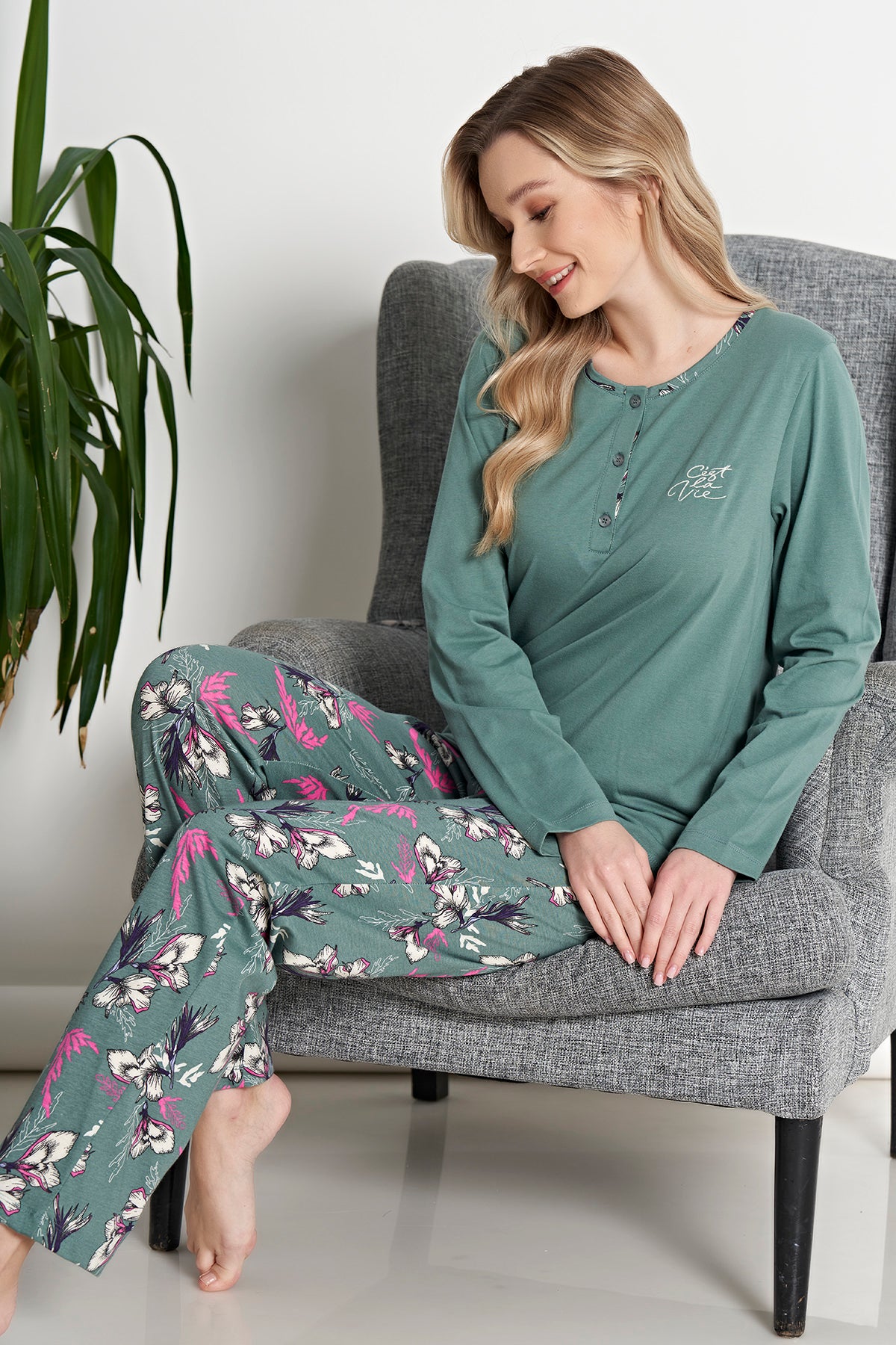 Langarm Pyjama-Set mit Blumen-Stickerei