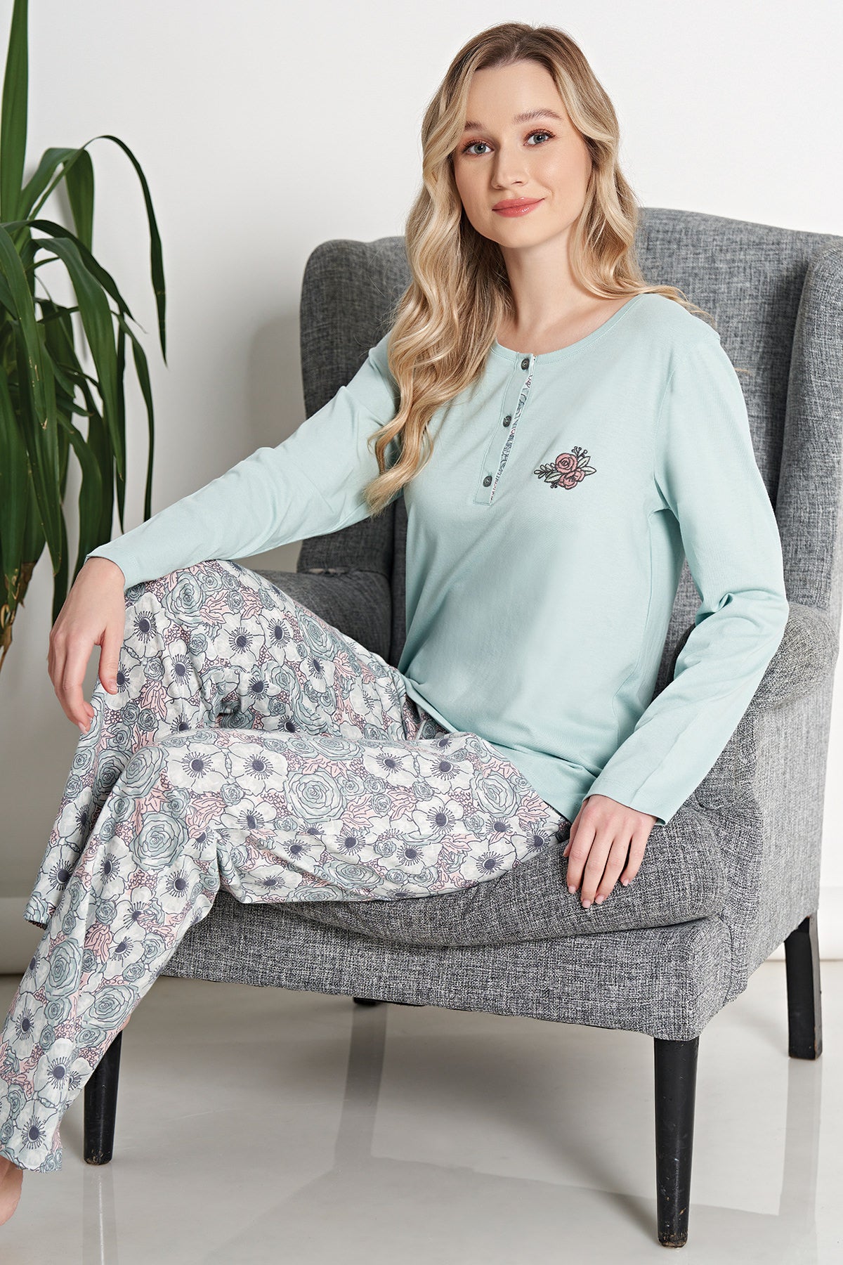 Langarm Pyjama-Set mit Blumen-Stickerei